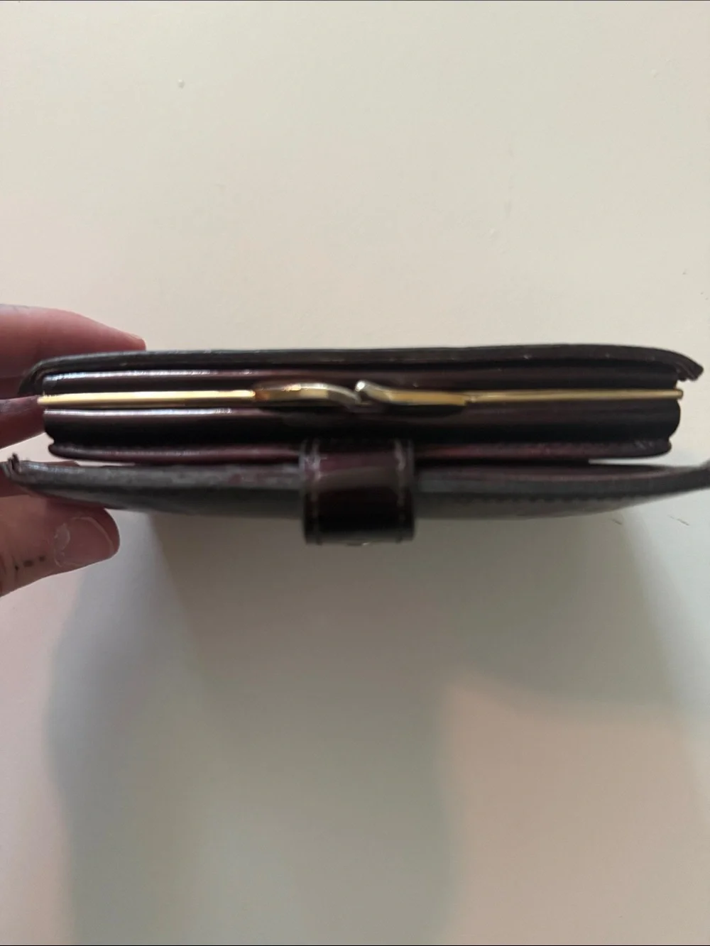Louis Vuitton Vernis Embossed Compact kiss lock Wallet in Deep Burgundy/brown